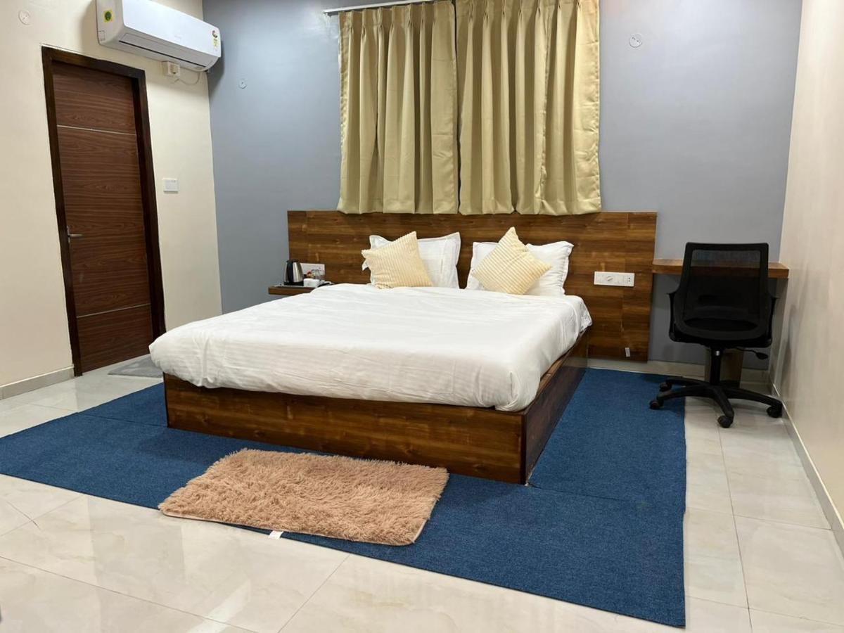 Beach Town Hotel Visakhapatnam Eksteriør billede