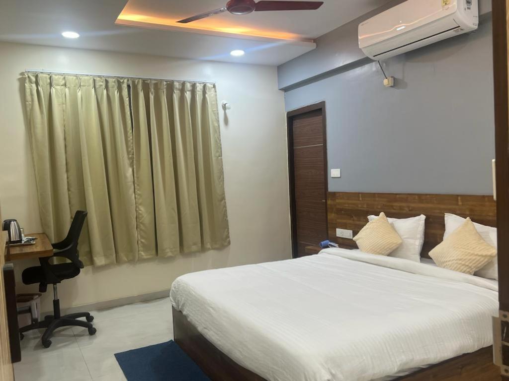 Beach Town Hotel Visakhapatnam Eksteriør billede