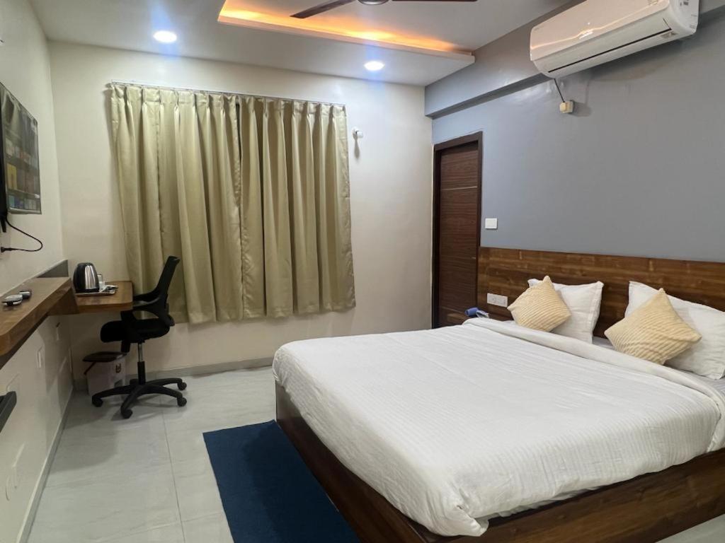 Beach Town Hotel Visakhapatnam Eksteriør billede